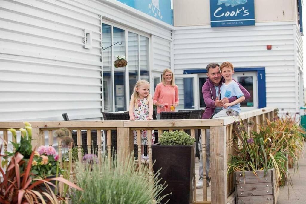 Presthaven Cozy Retreat Lägenhet Prestatyn Exteriör bild